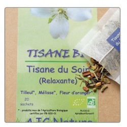 Détail d'un sachet de Tisane du Soir Relaxante bio AJC Nature avec ses plantes coupées (tilleul, mélisse, fleurs d'oranger)